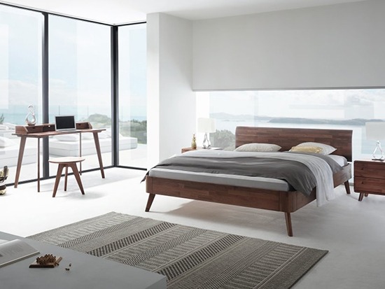 hochwertiges Bett aus  Templin